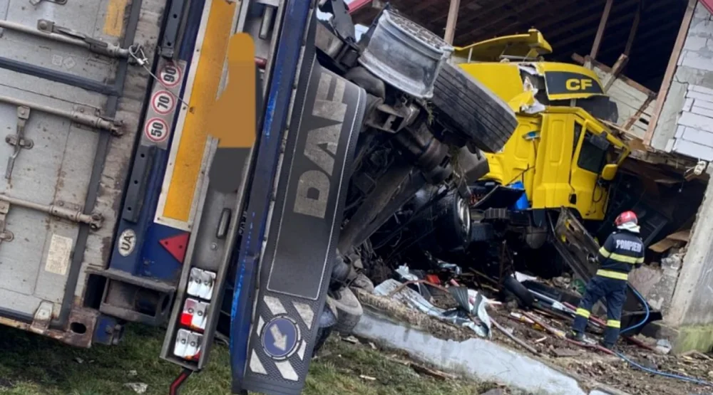 accident tir in casa (3).webp