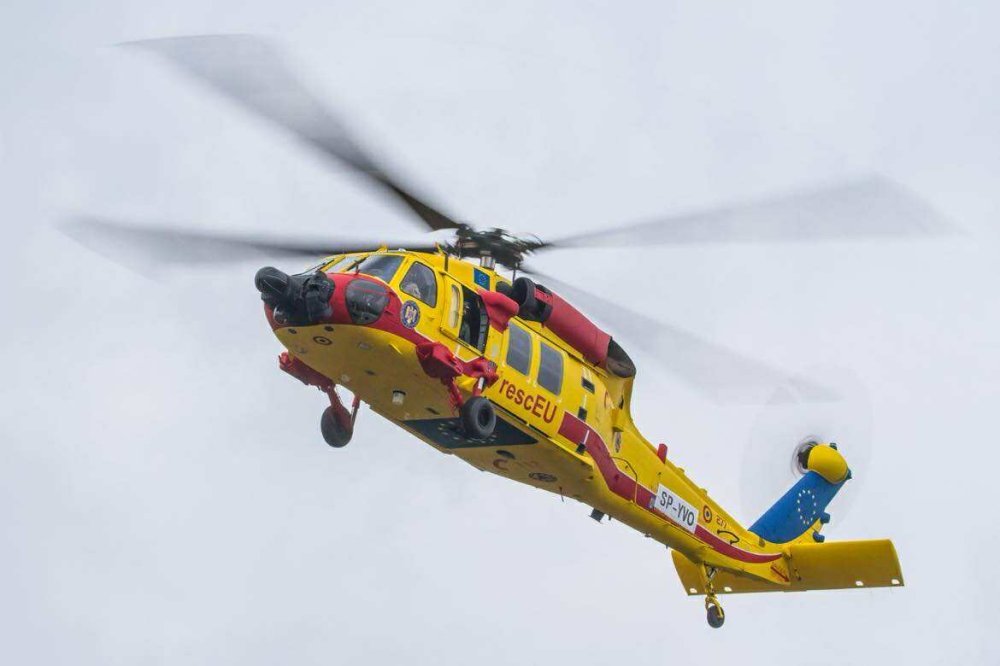 elicopter black hawk smurd zbor in aer.jpg
