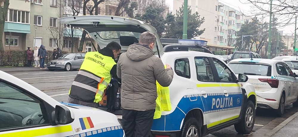 DRAMĂ. Pensionari găsiți înghețați în casă. Opriseră căldura ca să facă economii. Bărbatul a murit