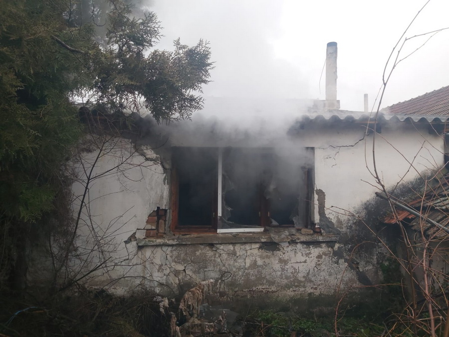 pompieri incendiu casa (7).jpeg