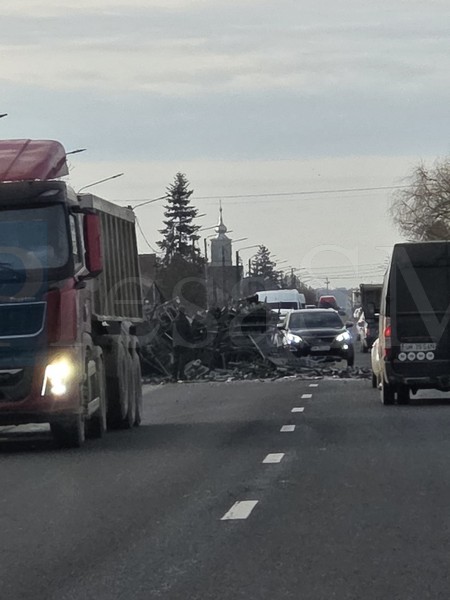 camion răsturnat.jpg