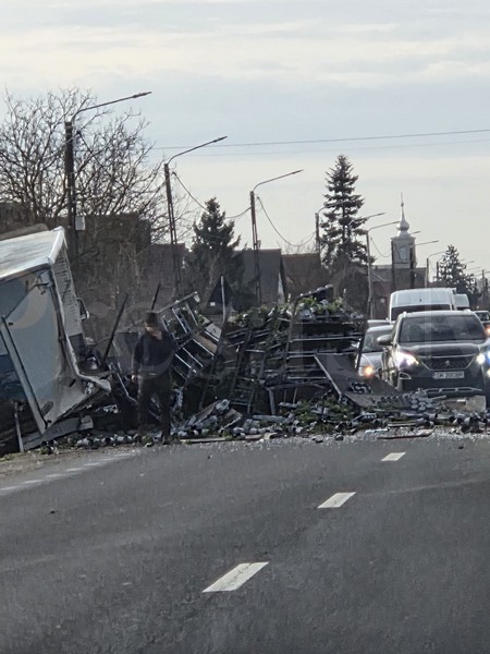 camion răsturnat2.jpg