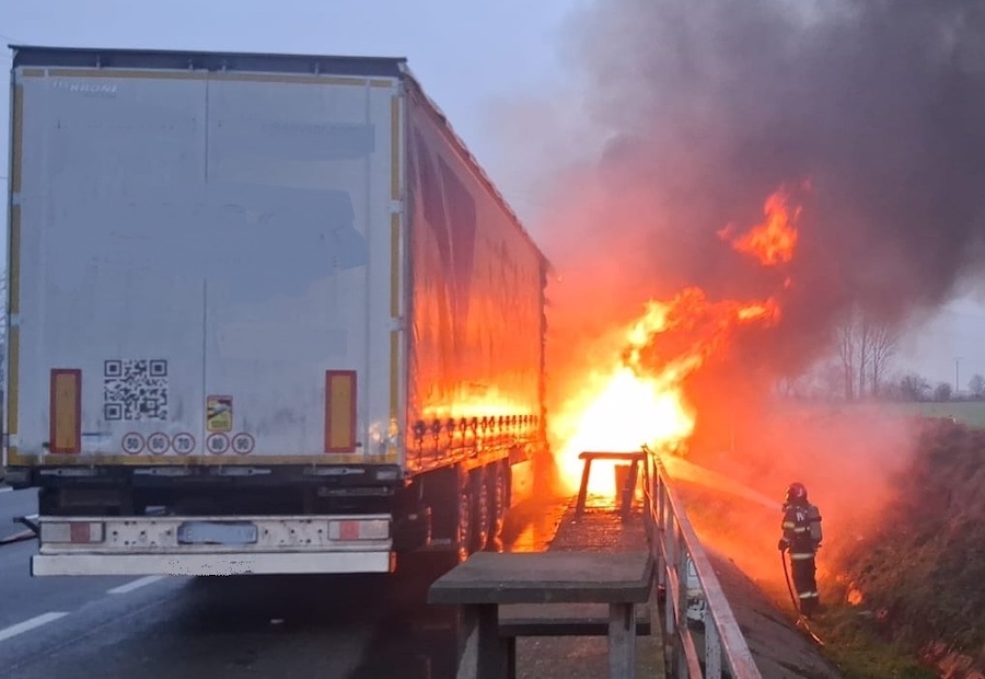 incendiu tir  (2).jpeg