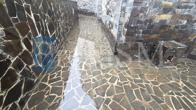 inundatie biserica satu mare5.jpg