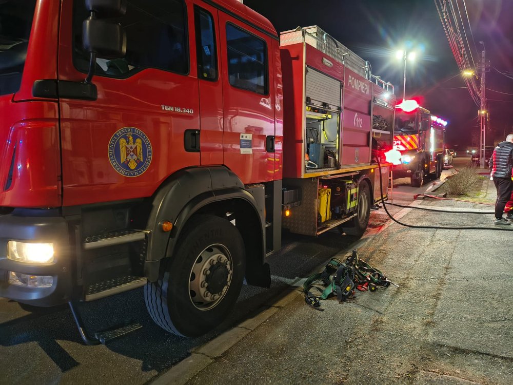 pompieri noaptea interventie satu mare (3).jpeg