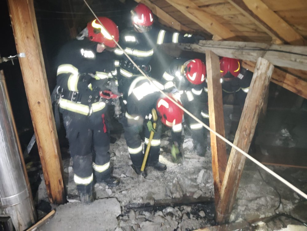 pompieri noaptea interventie satu mare (4).jpeg