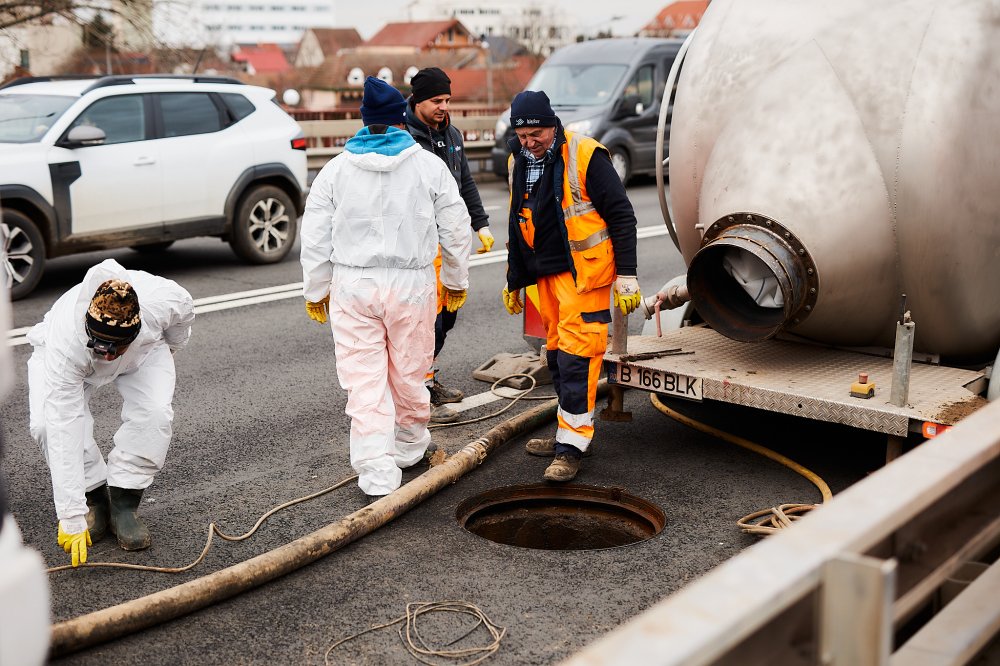 raparatie conducta apaserv satu mare (8).jpg