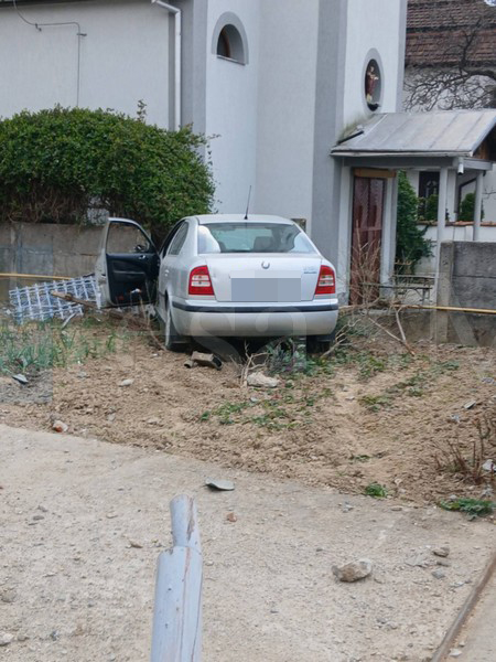accident negresti oas masina gard biserica5.jpg