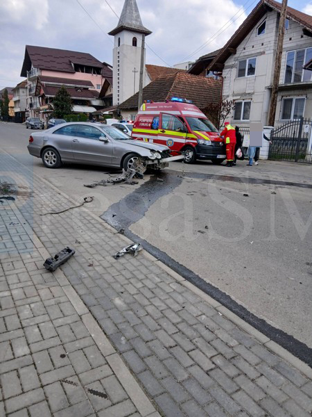 accident negresti oas masina gard biserica4.jpg