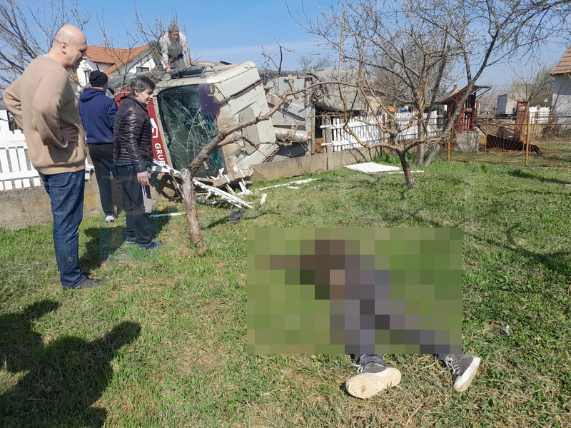 camion răsturnat Cig6.jpg