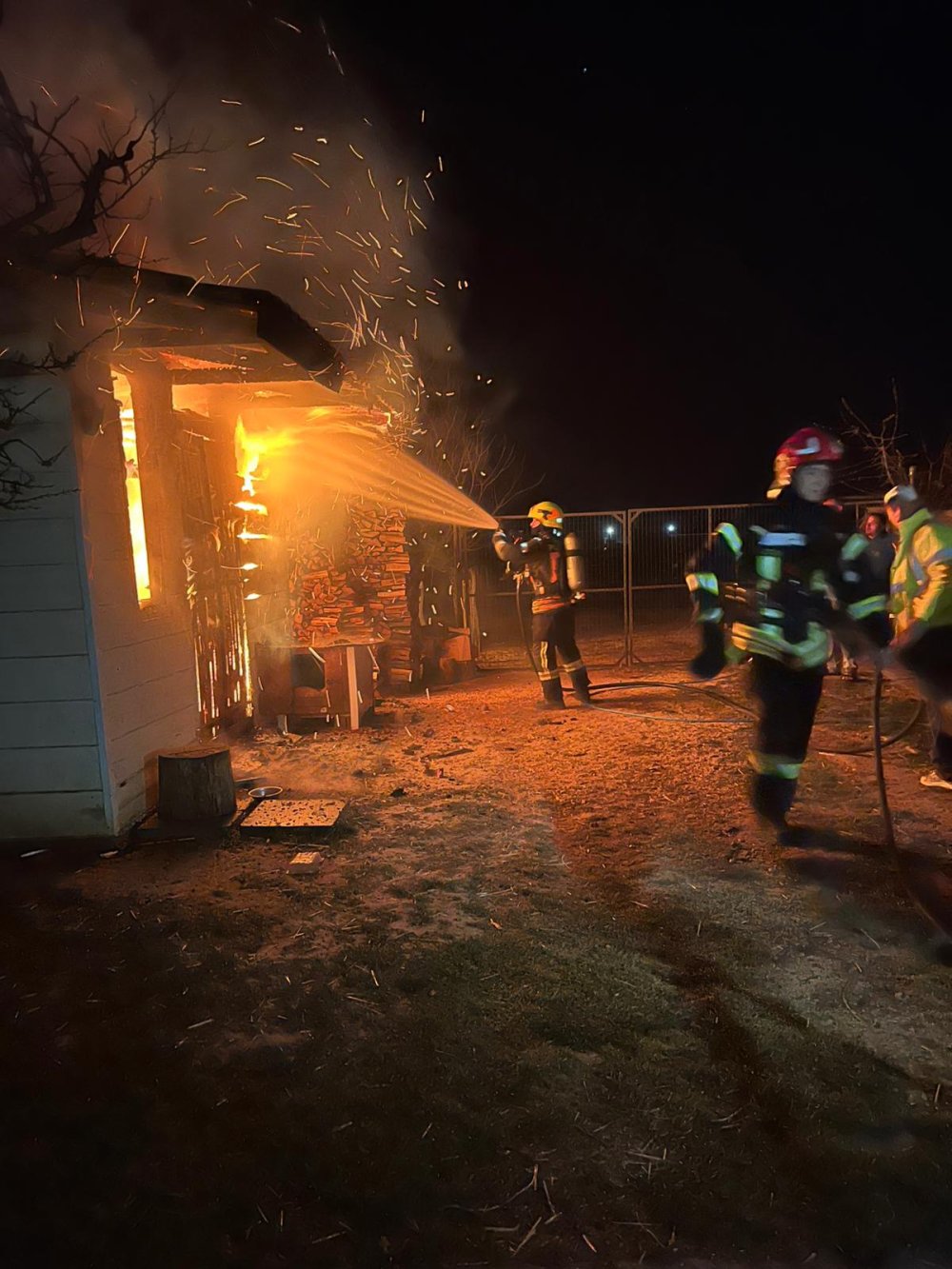 incendiu pompieri satu mare.jpg