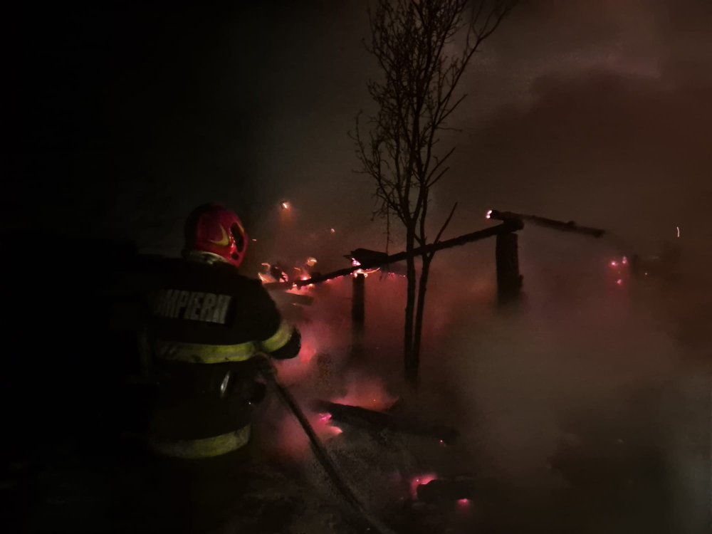 incendiu pompieri satu mare7.jpg