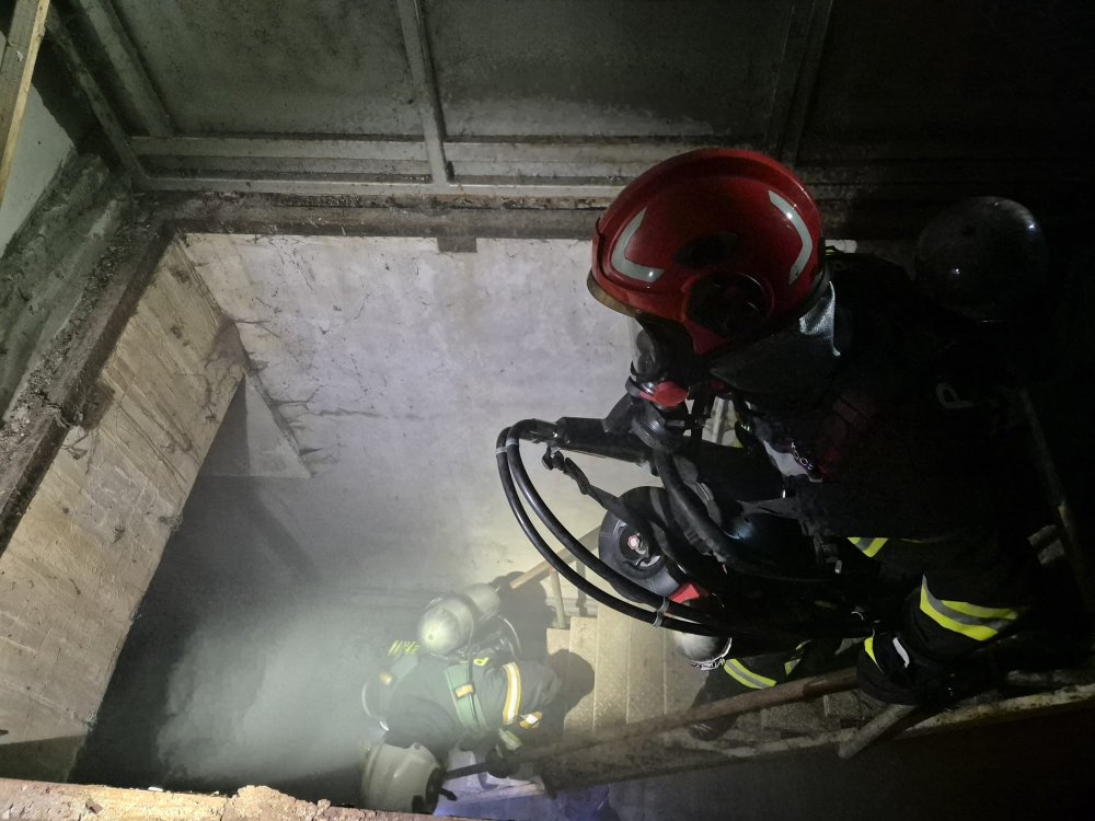 incendiu pompieri satu mare5.jpg