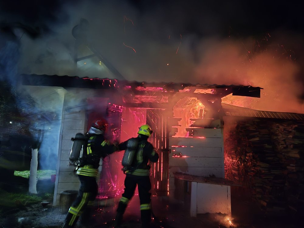 incendiu pompieri satu mare4.jpg