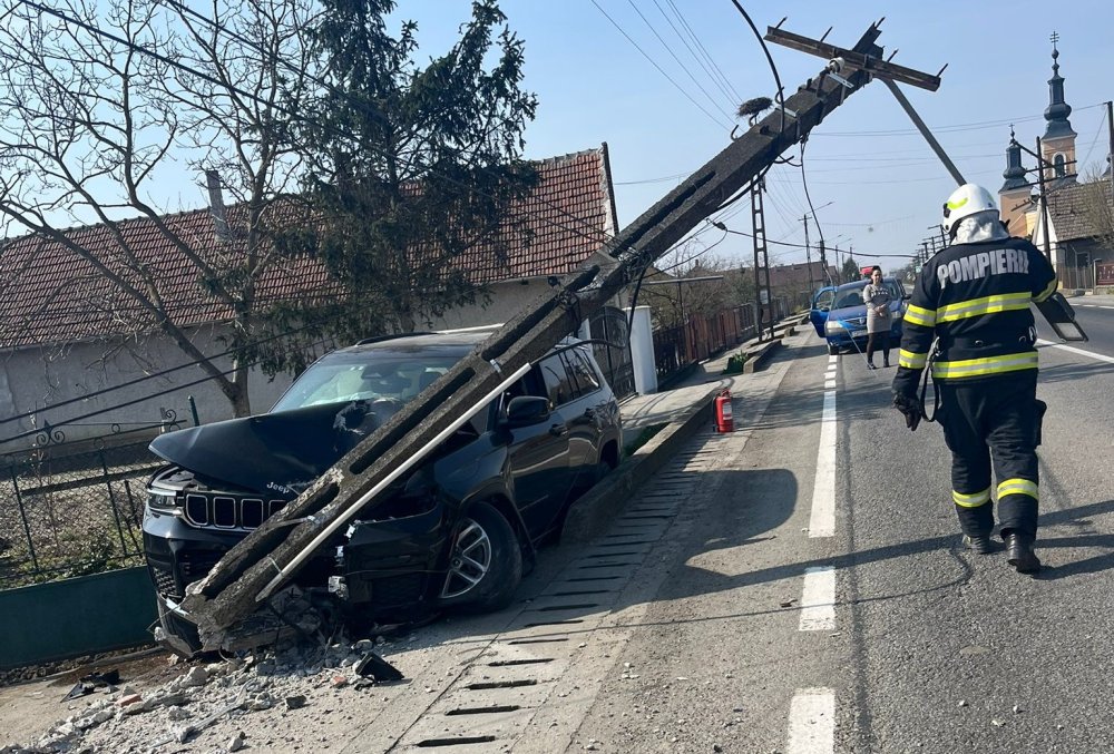 ACCIDENT RUTIER MASINA IN STALP DN19 DOBA.jpeg