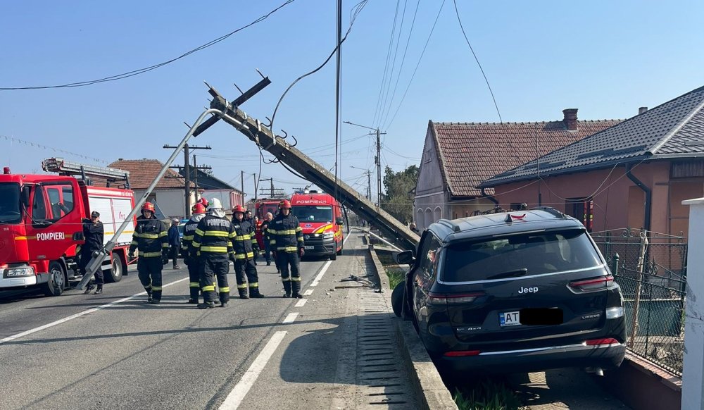 ACCIDENT RUTIER MASINA IN STALP DN19 DOBA.jpg