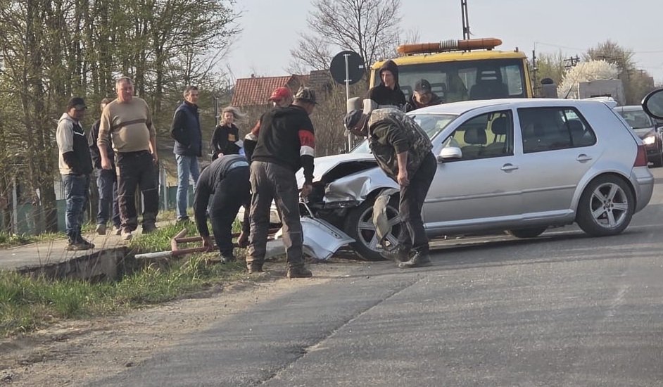 accident masina parapet metalic viile satu mare (1).jpeg