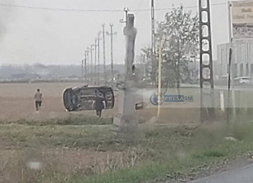 accident masina rasturnata pe camp (3).jpg