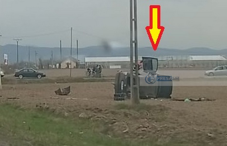accident masina rasturnata pe camp mediesu aurit.jpg