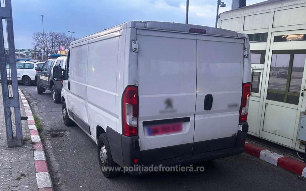 autoturism furat1.jpg