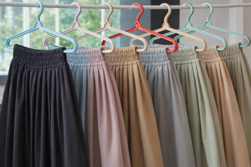 Fuste damă plisate: cum să le porți corect – ghid pas cu pas pentru ținute reușite