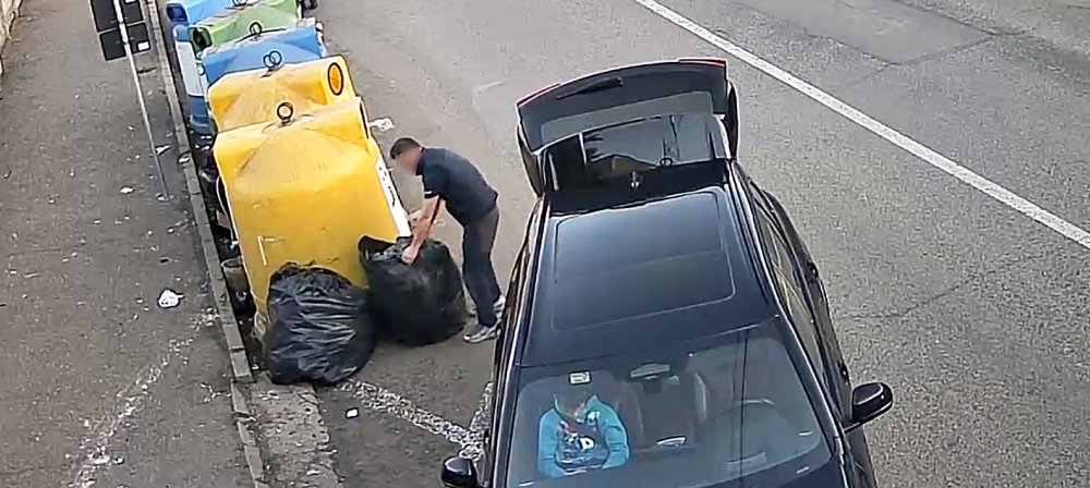 gunaoie aruncate ilegal.jpg