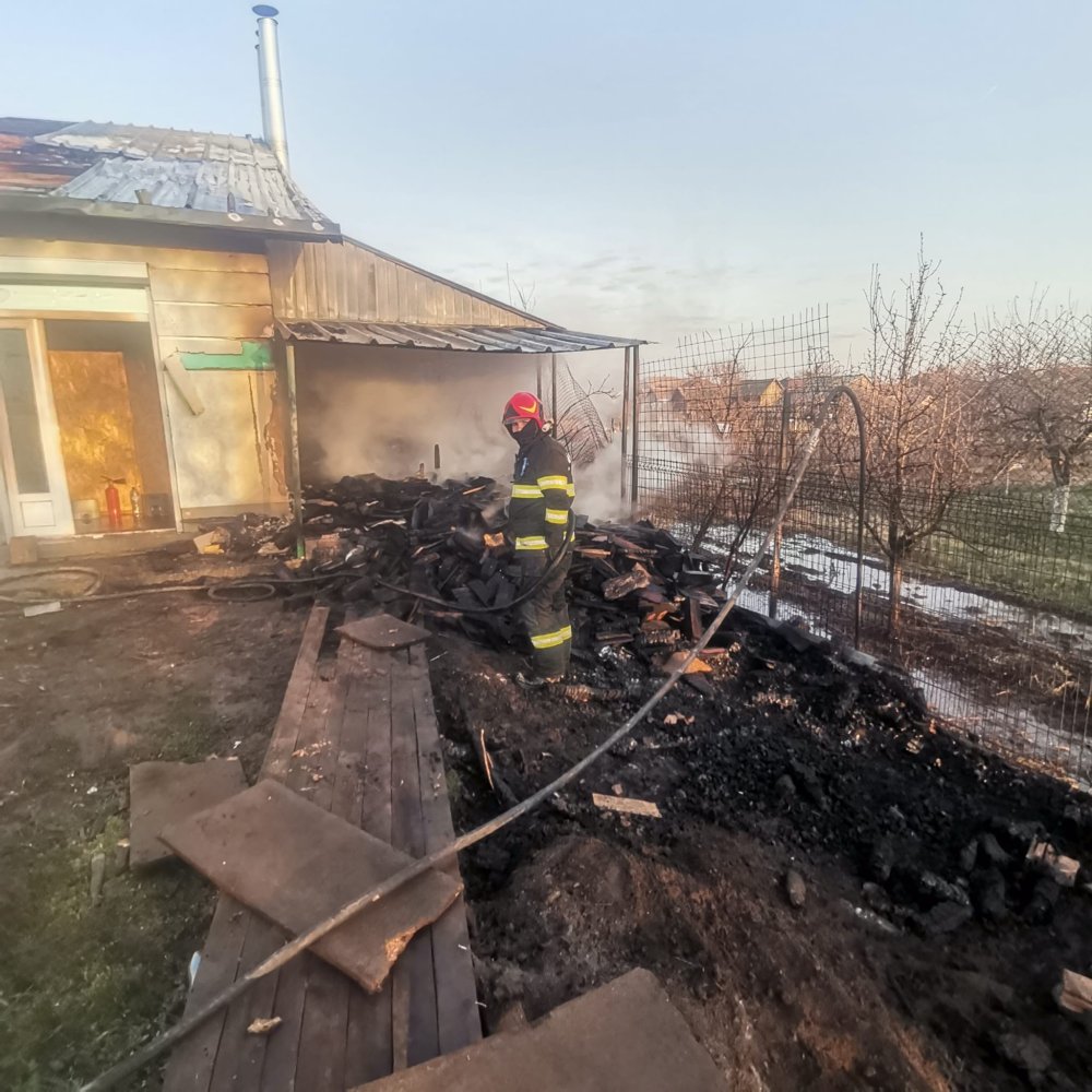incendiu hala satu mare carei 1.jpg