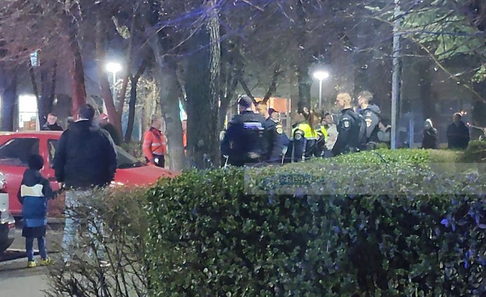 micro 15 incendiu seara noaptea bloc (5).jpg