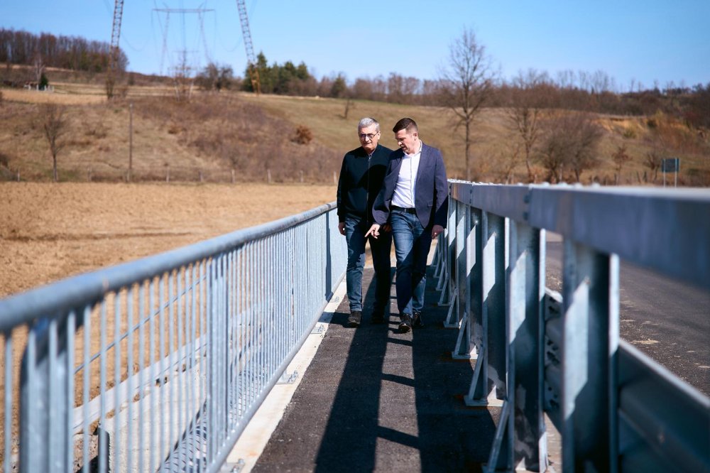 pod finalizat cj satu mare1.jpg