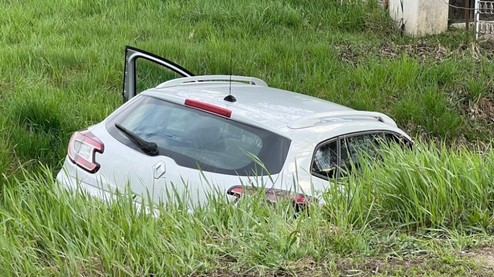 accident in odoreu masina in sant (2).jpeg