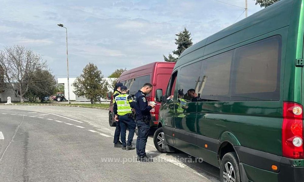 FOTO. Polițiștii sătmăreni și cei din Ungaria, filtre pe drumurile spre fostele vămi. Sute de șoferi, trași pe dreapta. Amenzi de zeci de mii de lei