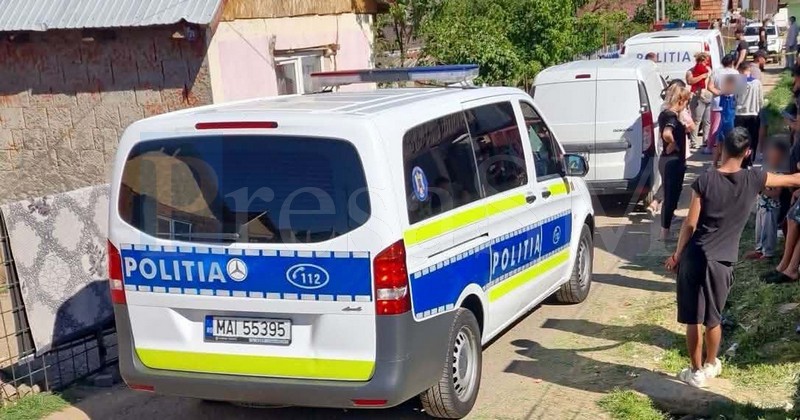 FOTO. DRAMĂ în județul Satu Mare. Mamă lovită, astăzi, cu toporul în cap, de față cu fiica