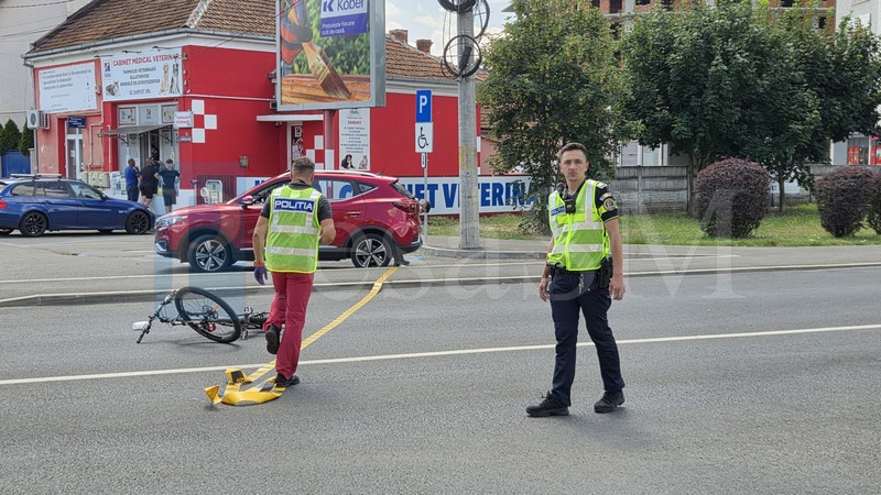 FOTO|VIDEO. Poliția explică modul în care s-a produs accidentul de la Podul Golescu. Biciclist lovit de o mașină